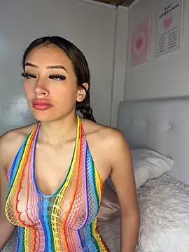 SUSYMIILS online show from April 10, 2026, 4:23 pm