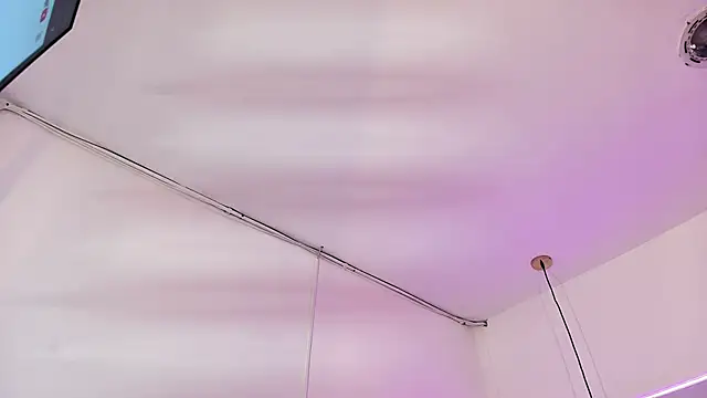 scarlett turner  online show from April 2, 2026, 1:09 pm