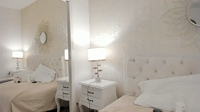 Julietta    online show from April 17, 2026, 11:57 am