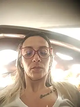Snapshot of AlanaBrunetteX_X chatting on June 28, 2026, 2:12 pm AlanaBrunetteX X online show from June 28, 2026, 2:12 pm