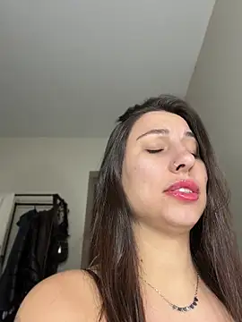 Carolzinhalux69 online show from July 3, 2026, 5:52 pm