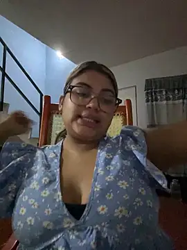 C1N09 online show from May 14, 2026, 4:41 am