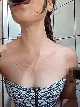 Snapshot of Valentina-Albuquerque chatting on March 30, 2026, 8:21 pm Valentina-Albuquerque online show from March 30, 2026, 8:21 pm