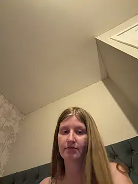 shannonlouisex online show from April 7, 2026, 9:37 pm