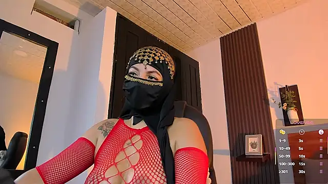 Nailea   online show from May 11, 2026, 2:06 am