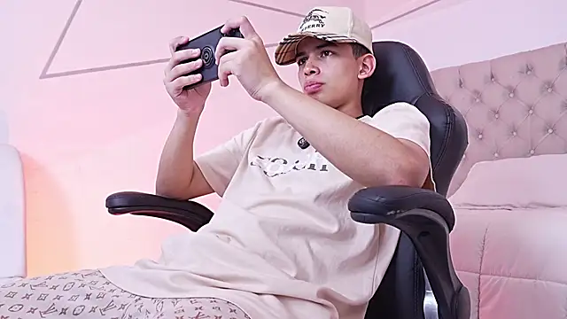 DrakoStone online show from April 4, 2026, 8:50 pm