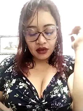 Sofia velve online show from April 4, 2026, 2:14 pm