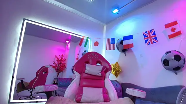 Snapshot of Palmer_foxx chatting on July 7, 2026, 6:47 am Palmer foxx online show from July 7, 2026, 6:47 am