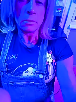 Snapshot of DomMONIKA chatting on April 8, 2026, 9:48 pm DomMONIKA online show from April 8, 2026, 9:48 pm