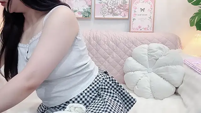 kittrnjpgirl online show from June 26, 2026, 1:43 am
