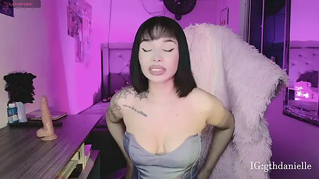 goth Valentinna online show from April 21, 2026, 5:14 am