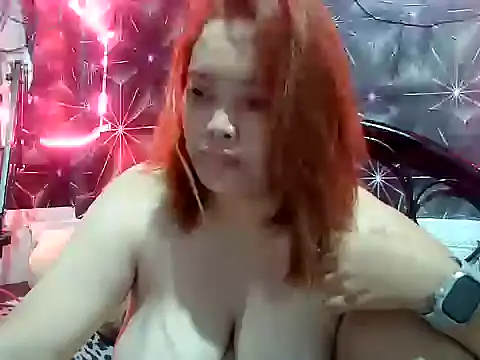 Snapshot of Hugeboobies69 chatting on June 14, 2026, 4:14 am Hugeboobies69 online show from June 14, 2026, 4:14 am
