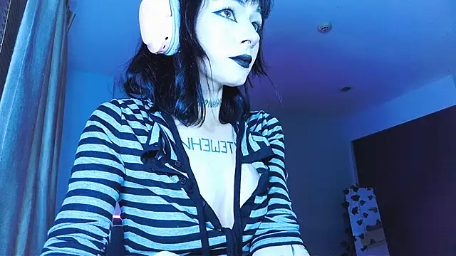 H3xD0ll online show from April 3, 2026, 11:14 pm