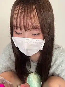 moechan mero online show from April 26, 2026, 6:33 am