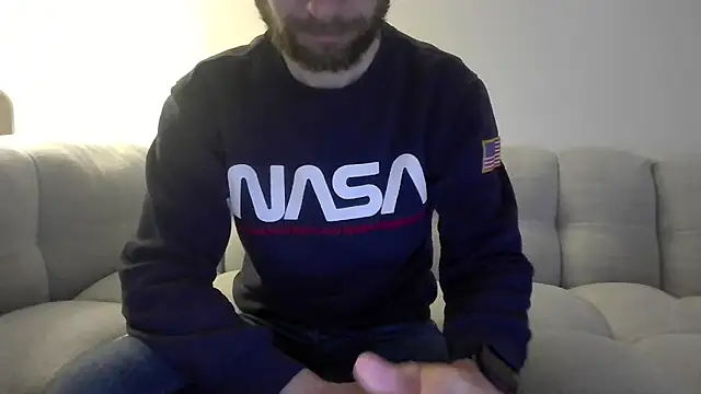 Snapshot of Sam_75013 chatting on May 20, 2026, 7:53 pm Sam 75013 online show from May 20, 2026, 7:53 pm