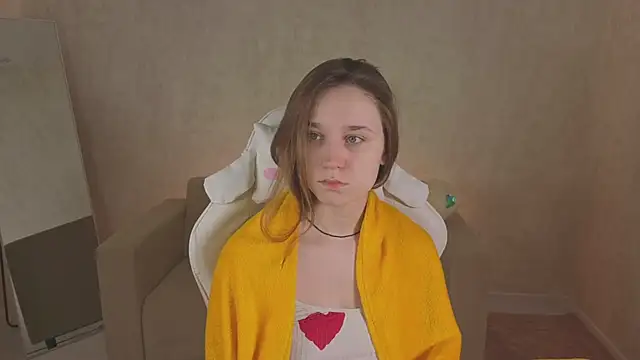 Snapshot of SweetieBlush chatting on April 16, 2026, 2:34 am SweetieBlush online show from April 16, 2026, 2:34 am