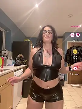 IvyBelleMilf online show from April 27, 2026, 9:02 pm