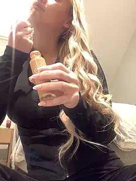 Snapshot of Hannah1899 chatting on March 28, 2026, 7:13 pm Hannah1899 online show from March 28, 2026, 7:13 pm