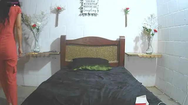 Snapshot of SamanttaLopez chatting on May 2, 2026, 3:00 am SamanttaLopez online show from May 2, 2026, 3:00 am