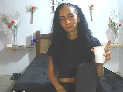 Snapshot of SamanttaLopez chatting on May 8, 2026, 12:32 pm SamanttaLopez online show from May 8, 2026, 12:32 pm