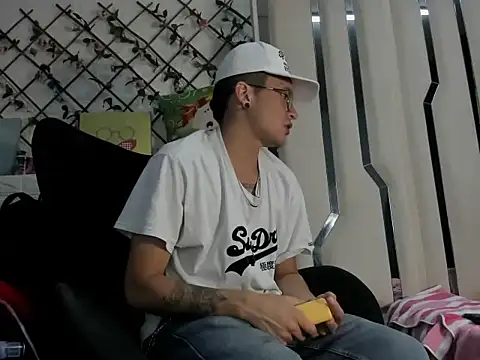 Snapshot of BarbieAndMax chatting on March 29, 2026, 5:02 pm BarbieAndMax online show from March 29, 2026, 5:02 pm