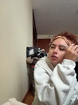 Snapshot of Amber-fire chatting on May 21, 2026, 2:35 pm Amber-fire online show from May 21, 2026, 2:35 pm