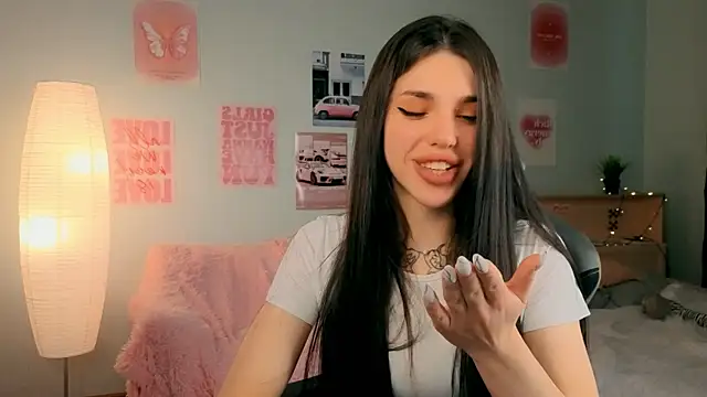 Snapshot of molly_rettyy chatting on April 2, 2026, 4:21 am molly rettyy online show from April 2, 2026, 4:21 am