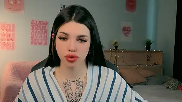 Snapshot of molly_rettyy chatting on May 8, 2026, 4:29 am molly rettyy online show from May 8, 2026, 4:29 am