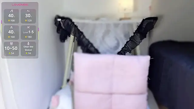 LILI7-LI online show from July 1, 2026, 1:51 am