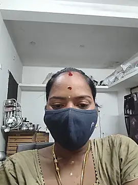 Snapshot of Tamil_Sangeetha chatting on May 27, 2026, 11:24 pm Tamil Sangeetha online show from May 27, 2026, 11:24 pm