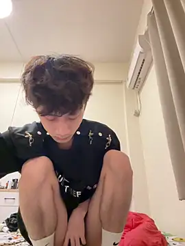 Snapshot of sexyboy-3525 chatting on June 14, 2026, 7:32 am sexyboy-3525 online show from June 14, 2026, 7:32 am