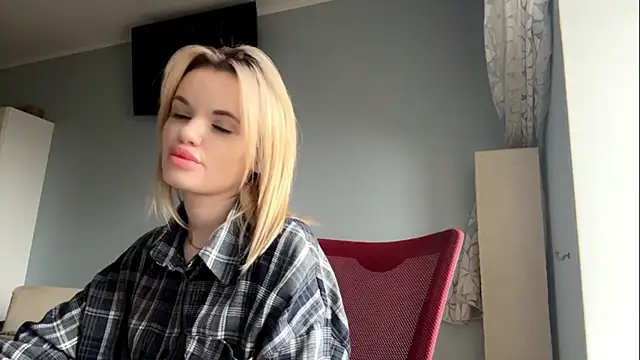 NikaFoster online show from April 2, 2026, 1:09 pm