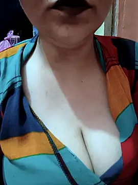 Snapshot of ZOYA_KHAN-123 chatting on May 5, 2026, 4:48 pm ZOYA KHAN-123 online show from May 5, 2026, 4:48 pm