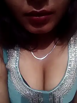 priyahot2001 online show from April 3, 2026, 11:30 am