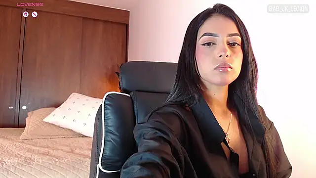  SaraRoss online show from April 29, 2026, 4:44 pm