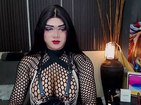 Snapshot of HugexMsLovelyxCock chatting on May 8, 2026, 8:08 am HugexMsLovelyxCock online show from May 8, 2026, 8:08 am