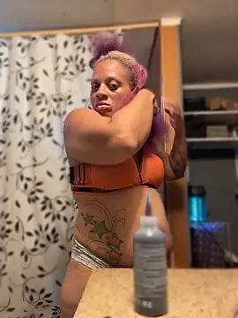 Snapshot of SHY_QUINN chatting on June 4, 2026, 8:59 pm SHY QUINN online show from June 4, 2026, 8:59 pm