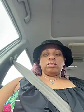Snapshot of SHY_QUINN chatting on June 21, 2026, 8:11 pm SHY QUINN online show from June 21, 2026, 8:11 pm