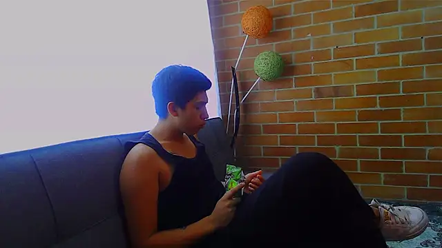 ethann2  online show from April 1, 2026, 4:04 pm