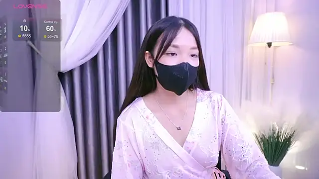 Lu Ly22 online show from June 12, 2026, 1:21 pm