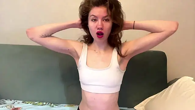 SelenaKiss  online show from May 26, 2026, 2:40 am