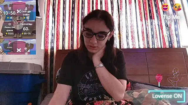 Snapshot of Ellaa_honey chatting on June 26, 2026, 1:37 pm Ellaa honey online show from June 26, 2026, 1:37 pm