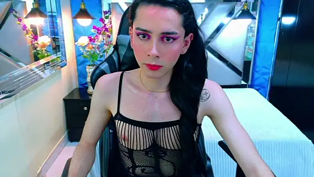 Snapshot of Sharlon_ chatting on April 4, 2026, 8:17 pm Sharlon online show from April 4, 2026, 8:17 pm