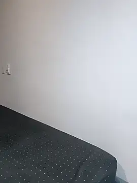 aleenavarro online show from April 7, 2026, 8:04 am