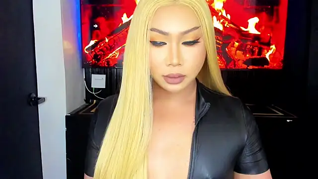  YourBeautifulShemale  online show from May 11, 2026, 5:32 pm