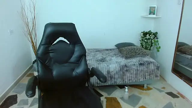 Snapshot of Valeriamora_ chatting on April 1, 2026, 1:41 pm Valeriamora online show from April 1, 2026, 1:41 pm