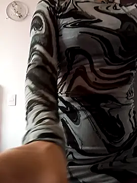 themaskeddiosa  online show from April 1, 2026, 3:09 pm