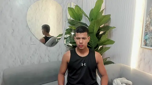 noahdark  online show from April 19, 2026, 1:27 am