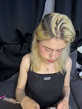 Lia fire online show from May 7, 2026, 3:12 am