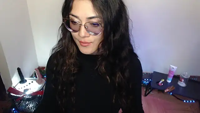 Snapshot of FreyaRouge chatting on June 13, 2026, 6:28 pm FreyaRouge online show from June 13, 2026, 6:28 pm